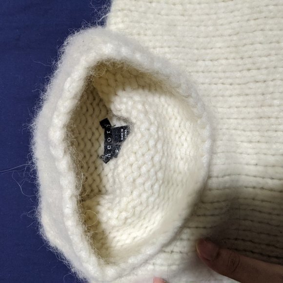 theory armless merino wool turtleneck sweater - Picture 2 of 2